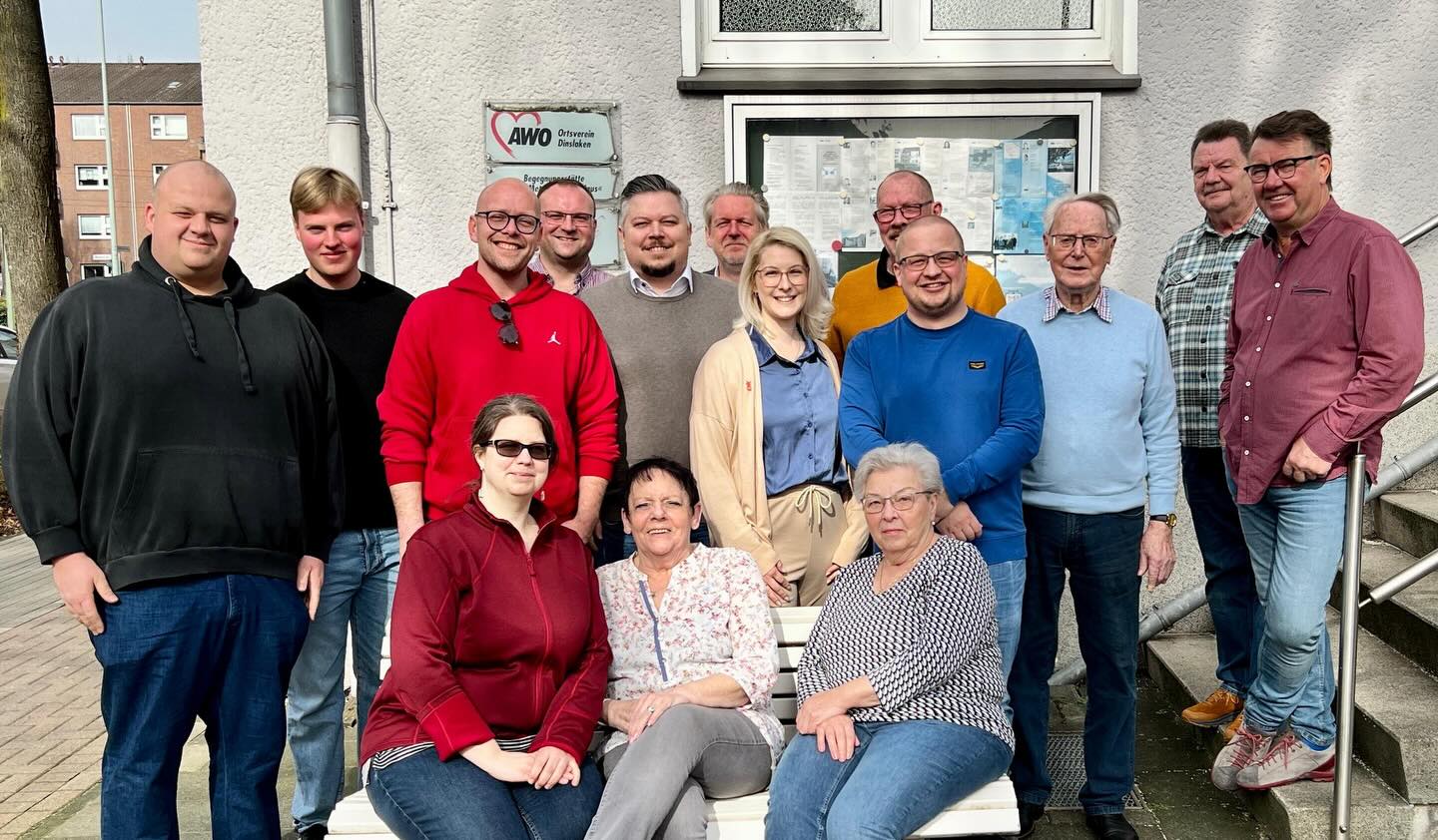 Gruppenbild des Vorstandes 2026 im Ortsverein Dinslaken-Hiesfeld mit ihren Gästen